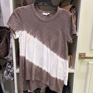 Wilt Gray and White Tie Dye Short Sleeve Women’s Tee.